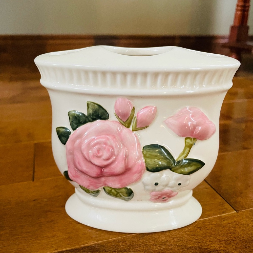 Pink Rose Ceramic toothbrush holder - Floral Relief Design